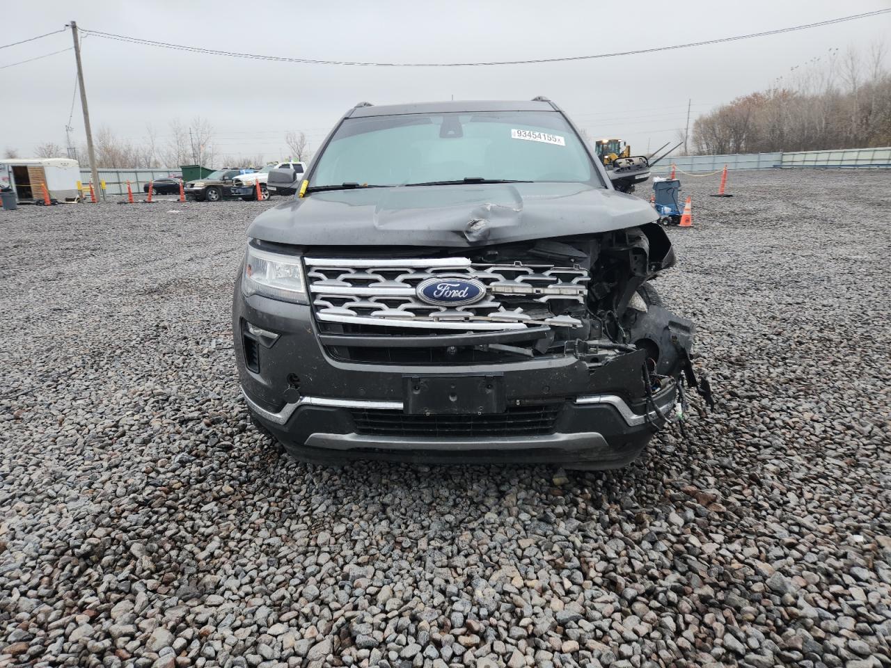 Ford Explorer Limited Image 5