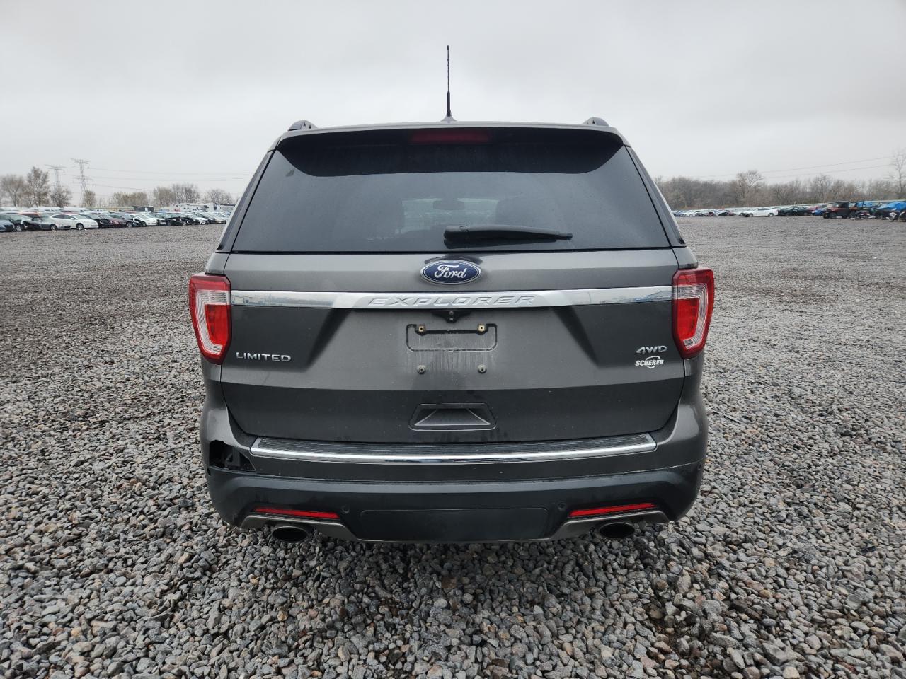 Ford Explorer Limited Image 6