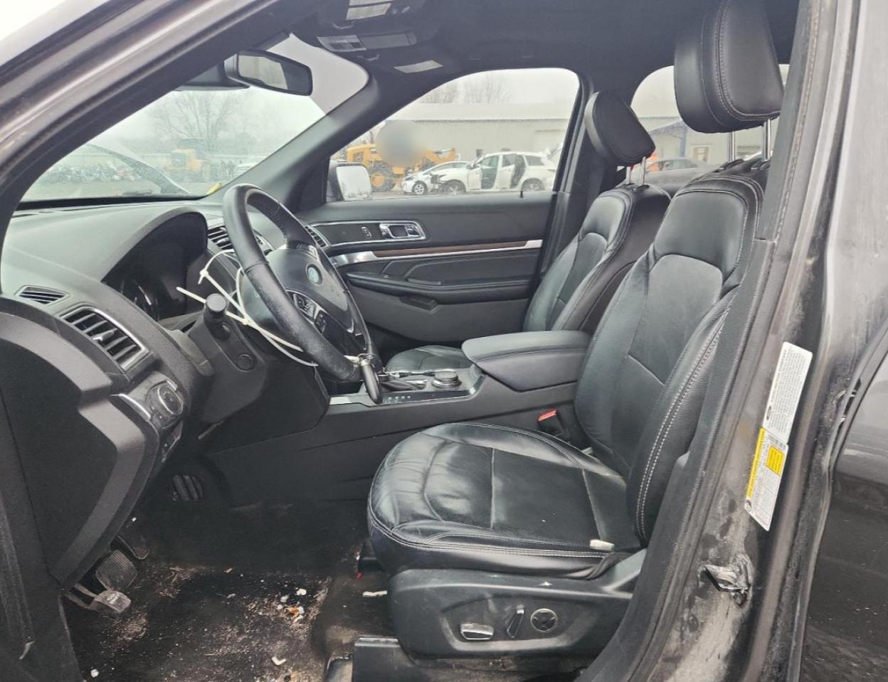 Ford Explorer Limited Image 10