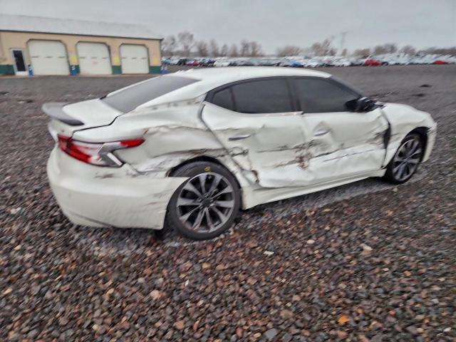 Nissan Maxima 3.5s Image 12