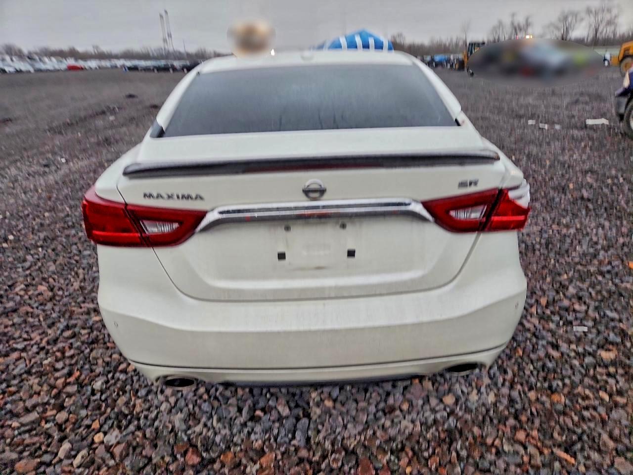 Nissan Maxima 3.5s Image 2