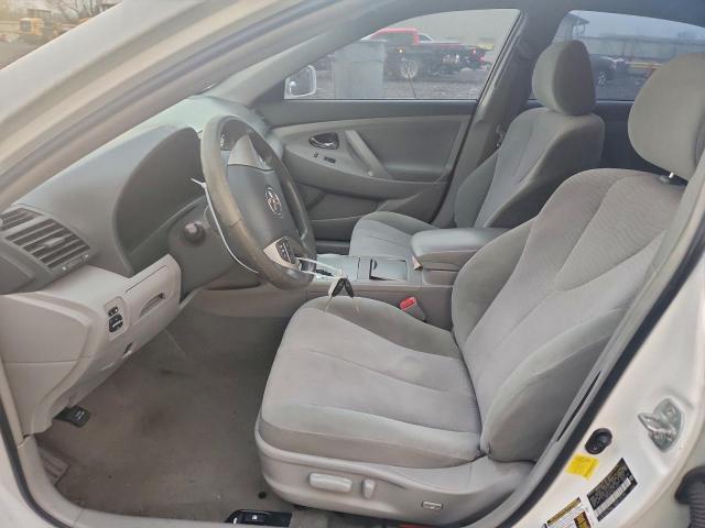 Toyota Camry Base Image 11