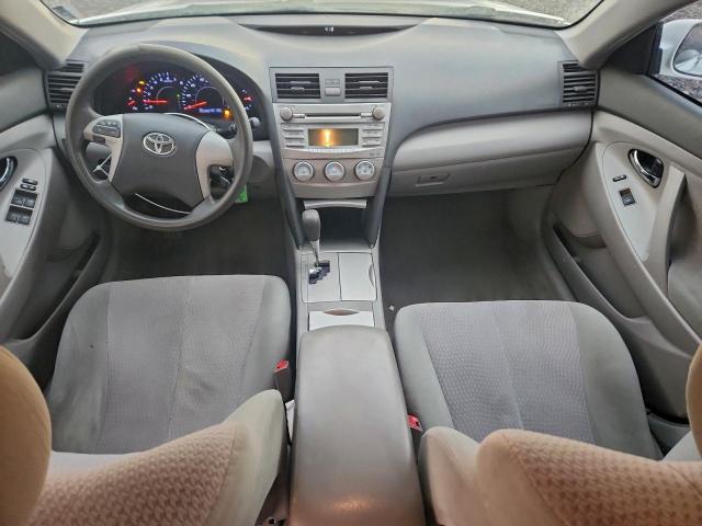 Toyota Camry Base Image 12