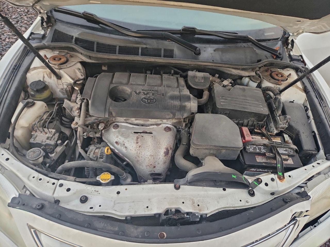 Toyota Camry Base Image 6