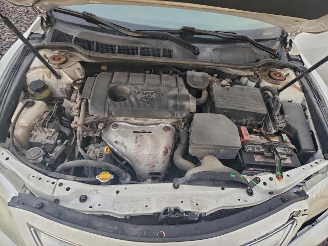Toyota Camry Base Image 6
