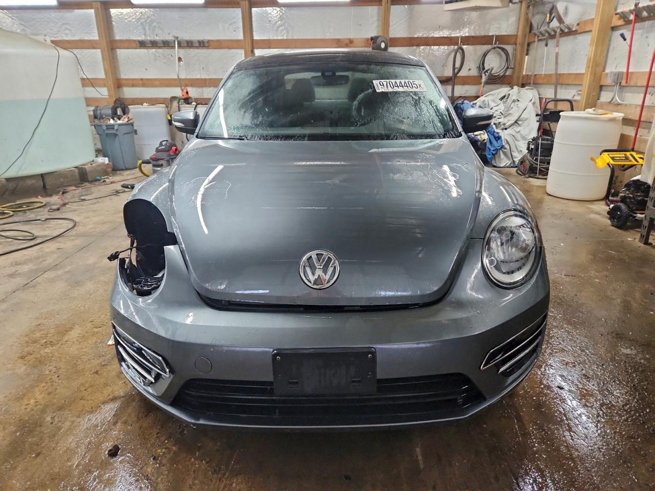 Volkswagen Beetle Se Image 4