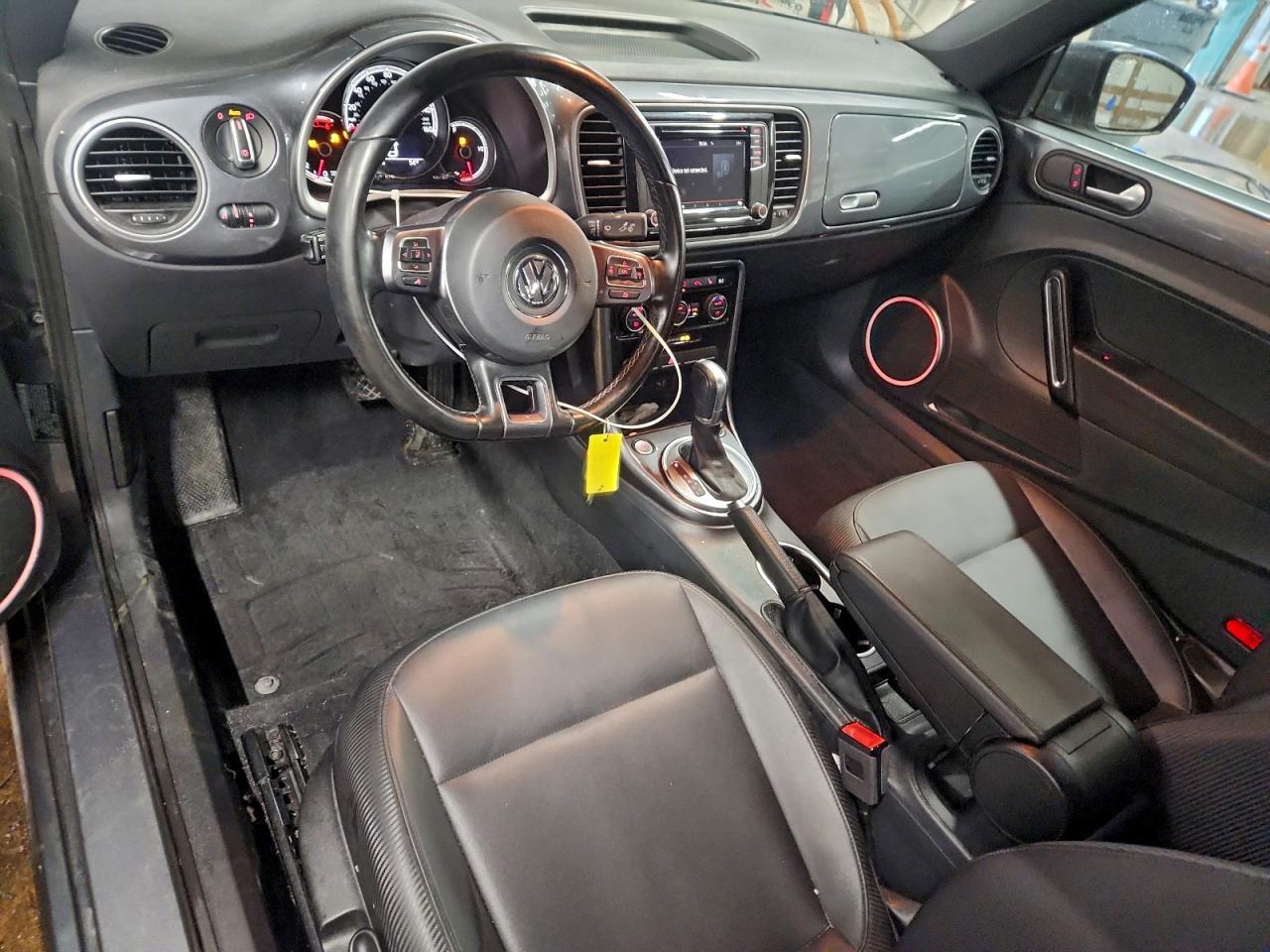 Volkswagen Beetle Se Image 7