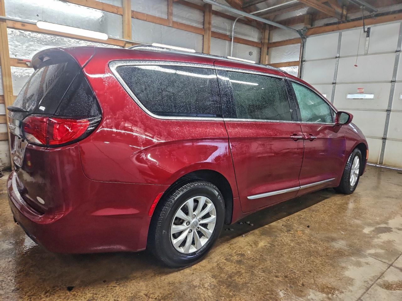 Chrysler Pacifica Touring L Plus Image 7