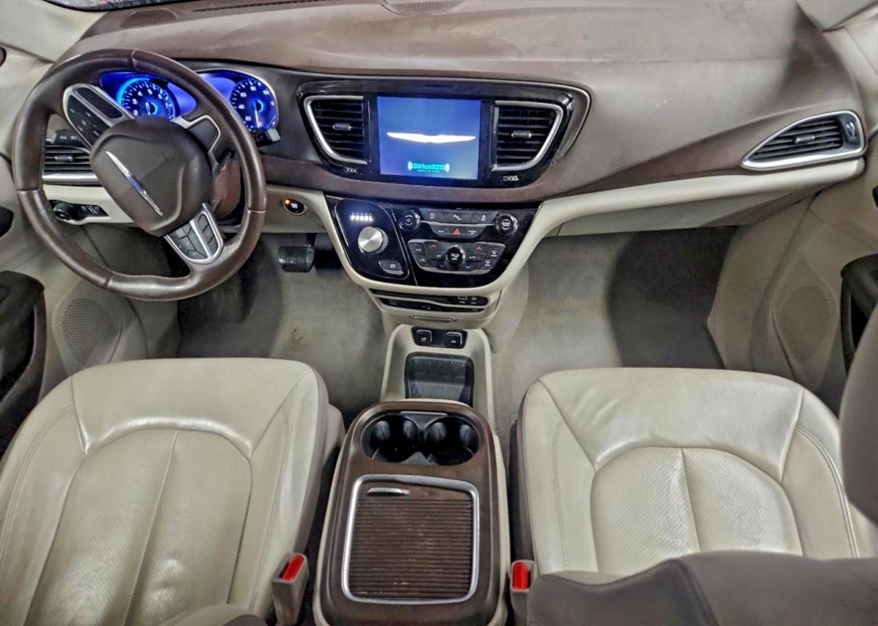 Chrysler Pacifica Touring L Plus Image 8