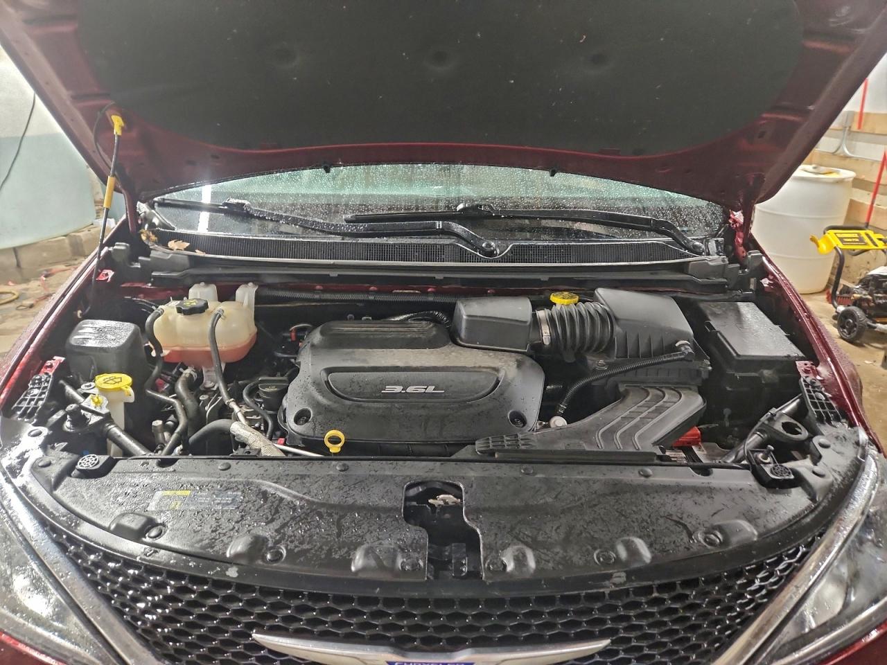 Chrysler Pacifica Touring L Plus Image 11