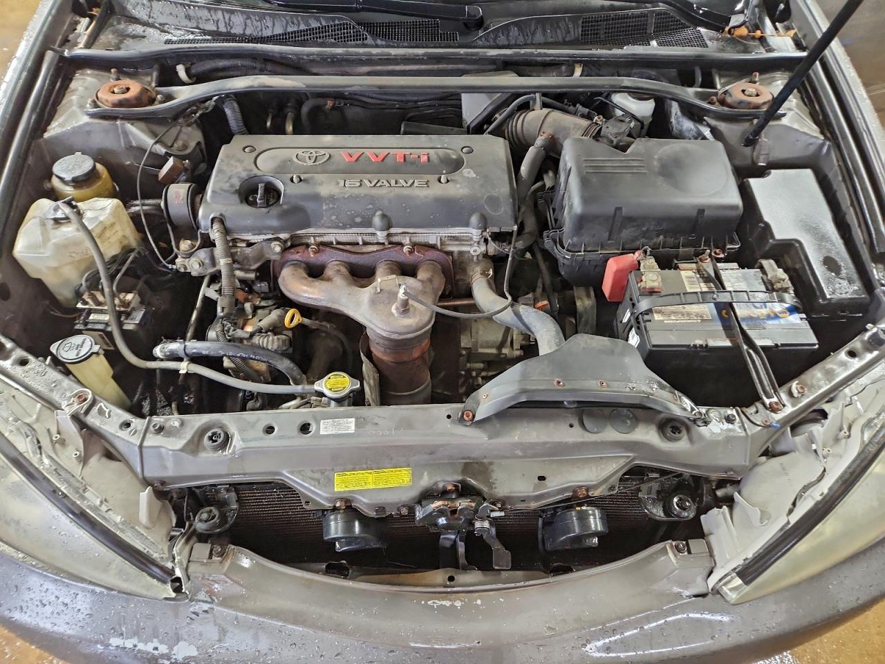 Toyota Camry Le Image 11