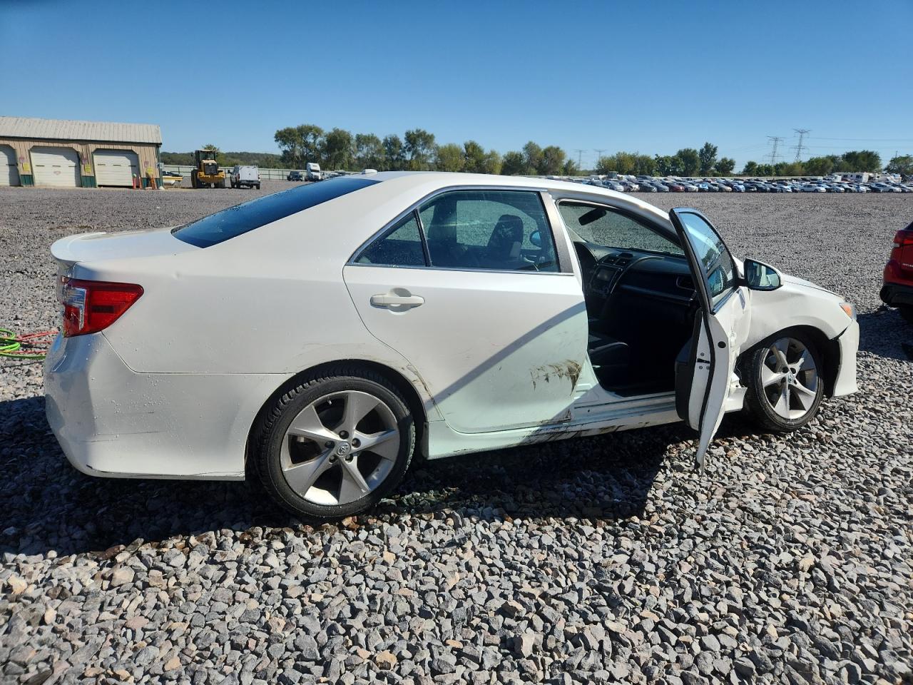 Toyota Camry Base Image 2