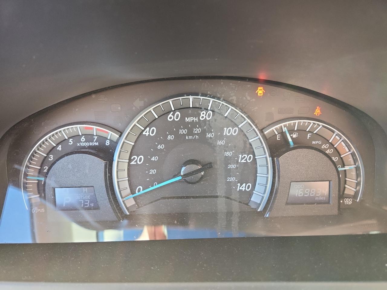 Toyota Camry Base Image 9