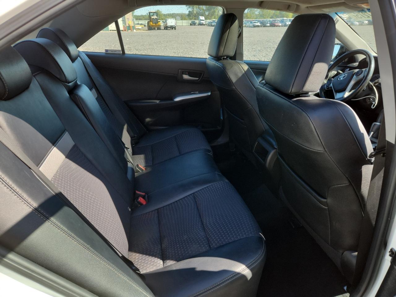 Toyota Camry Base Image 11