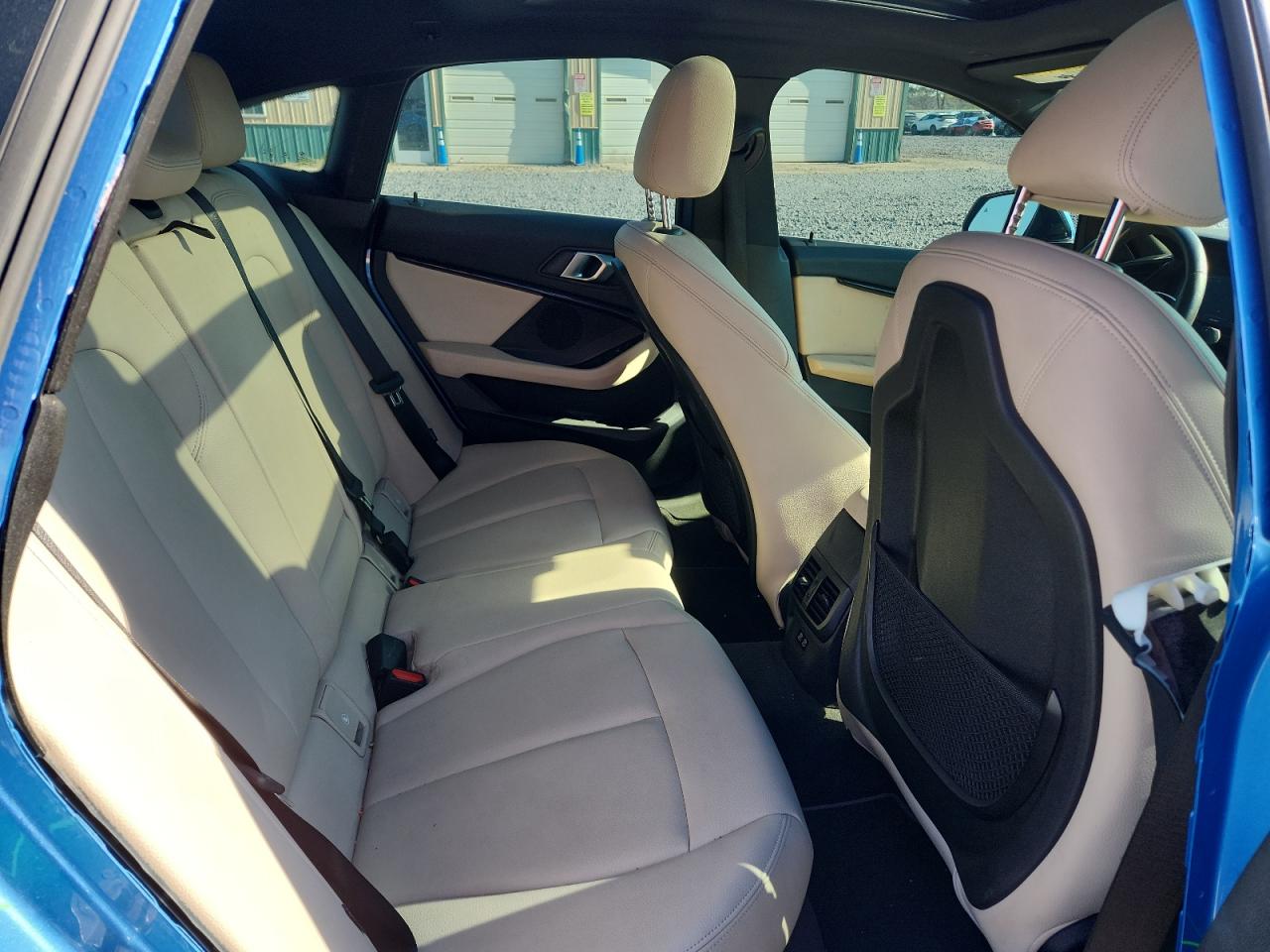 BMW 2 Series Image 8