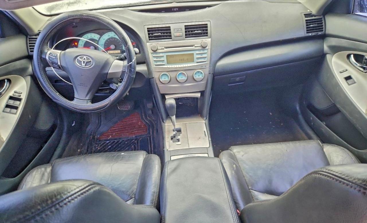 Toyota Camry Ce Image 7