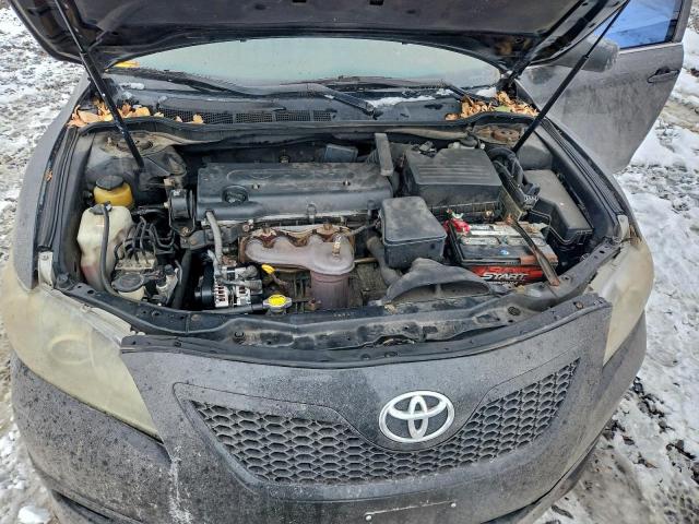 Toyota Camry Ce Image 8