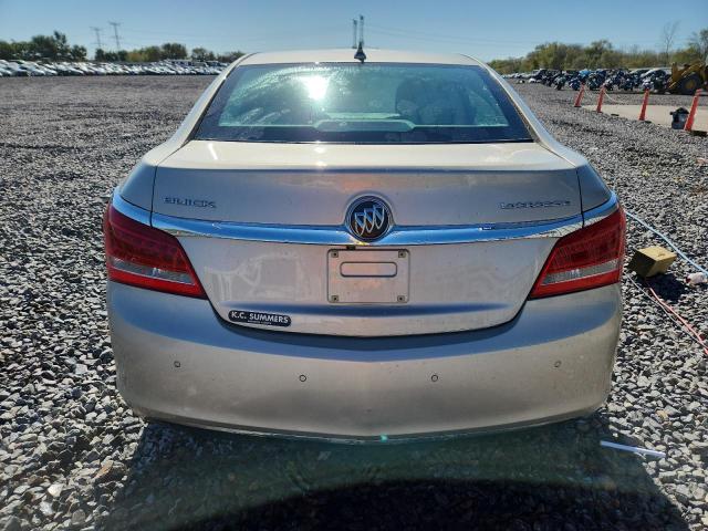Buick LaCrosse Image 3