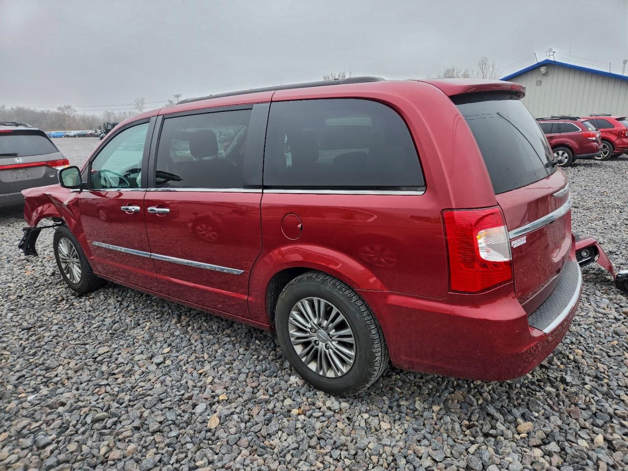 Chrysler Minivan Touring L Image 2