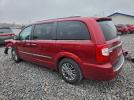 Chrysler Minivan Touring L Image 2