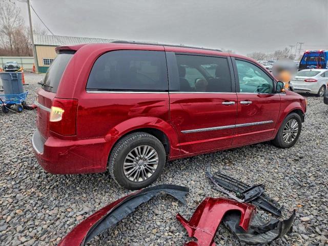 Chrysler Minivan Touring L Image 4