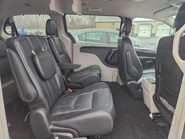 Chrysler Minivan Touring L Image 13