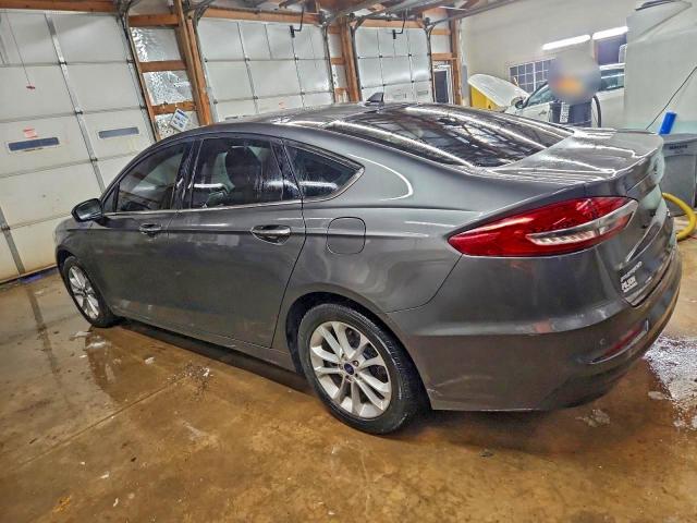 Ford Fusion Sel Image 2