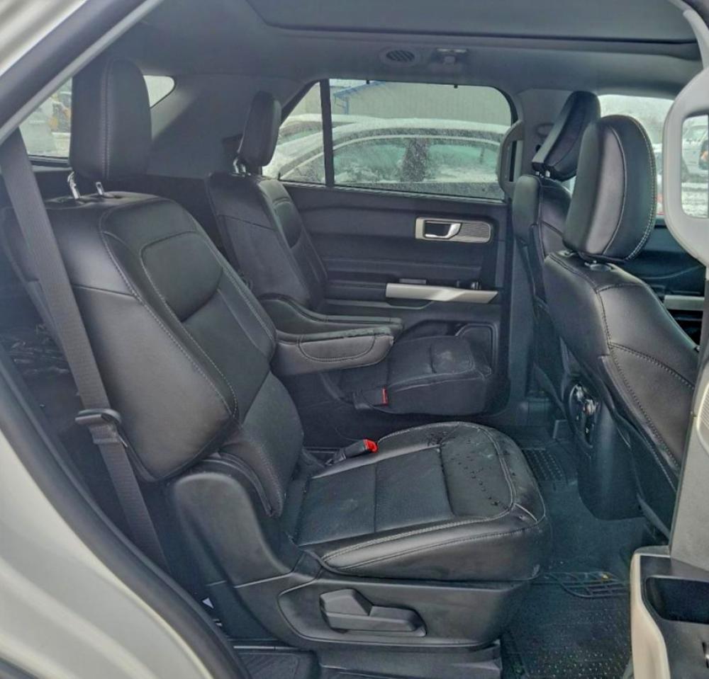 Ford Explorer Limited Image 8