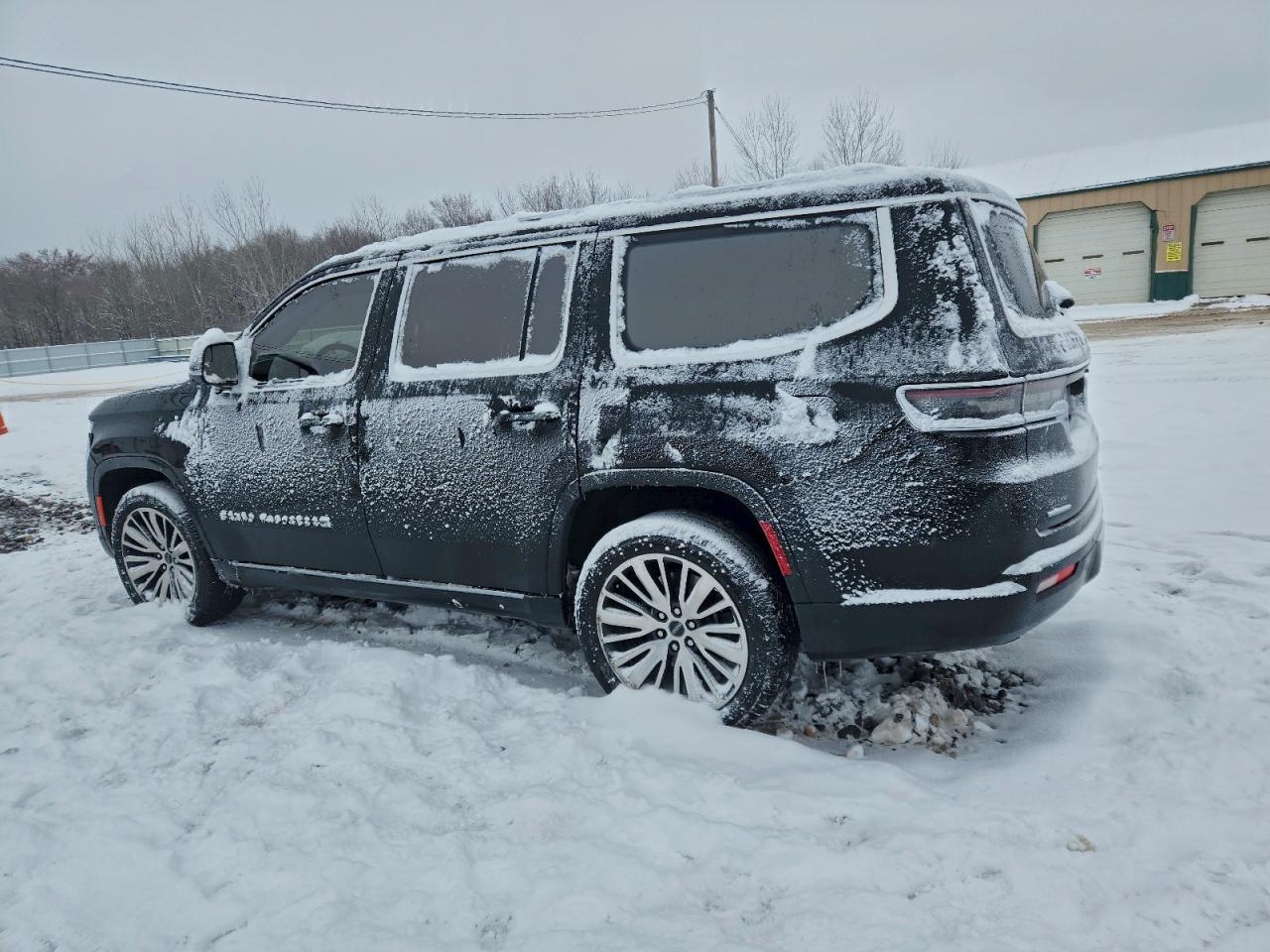 Jeep Grand Wagoneer Series Iii Image 2