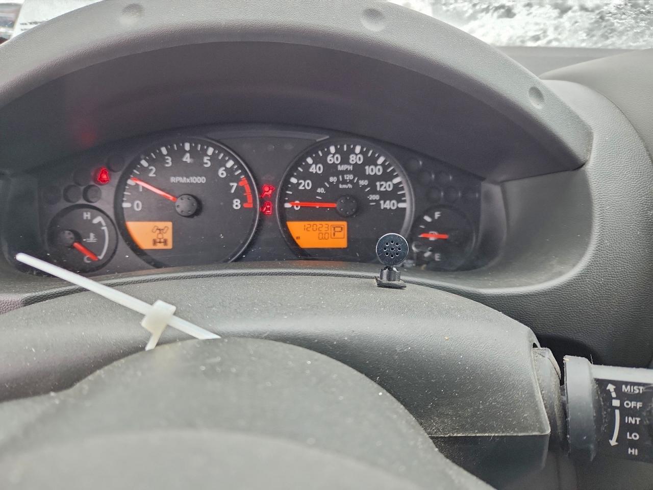 Nissan Frontier S Image 3