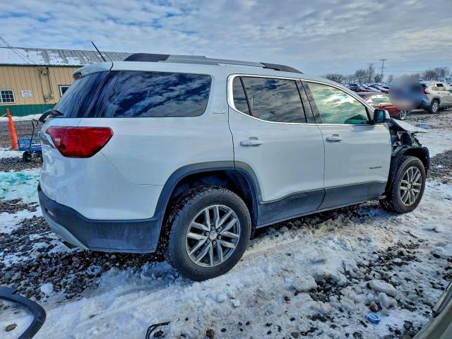 GMC Acadia Sle Image 2