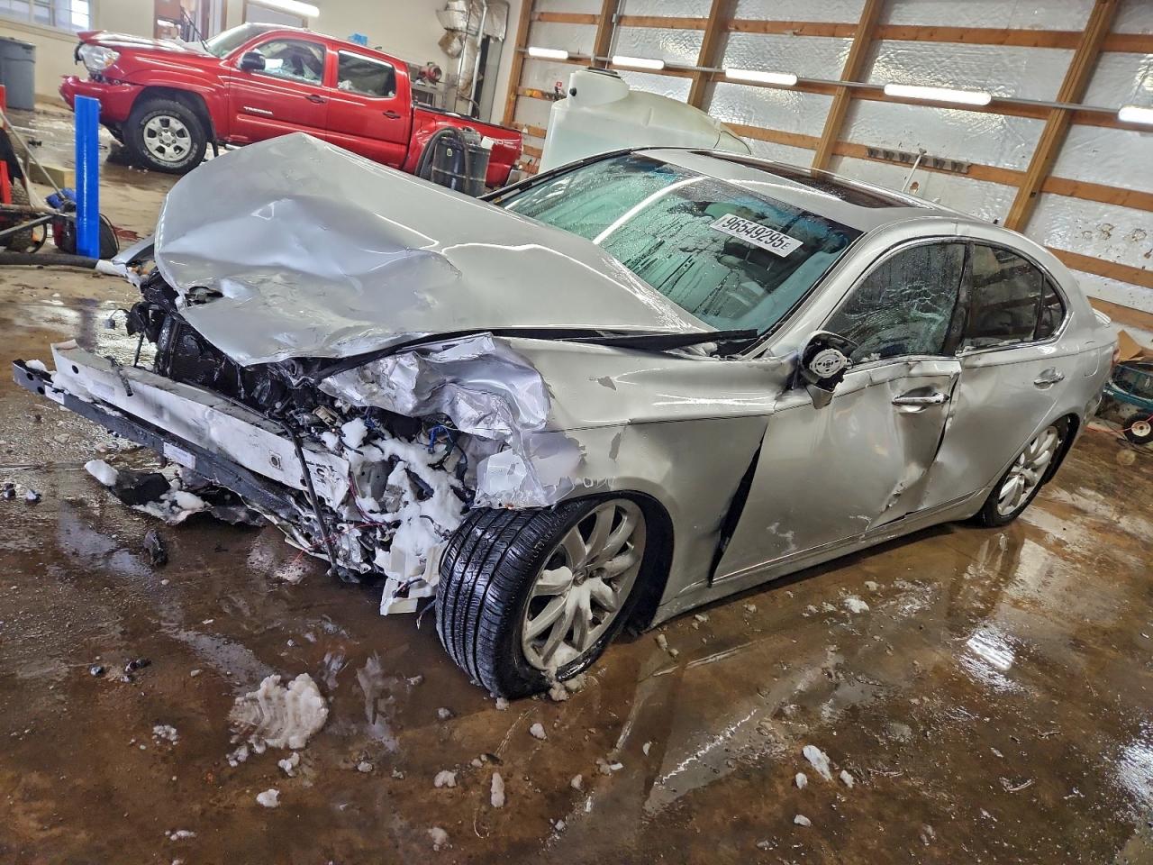 Lexus LS 460 Image 1