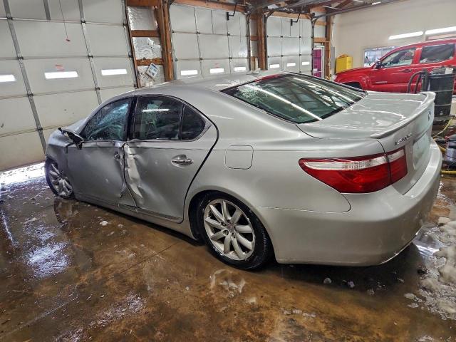 Lexus LS 460 Image 2