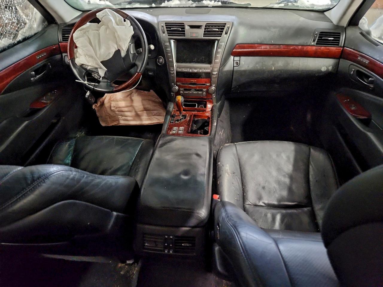 Lexus LS 460 Image 9