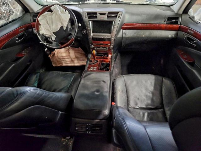 Lexus LS 460 Image 9