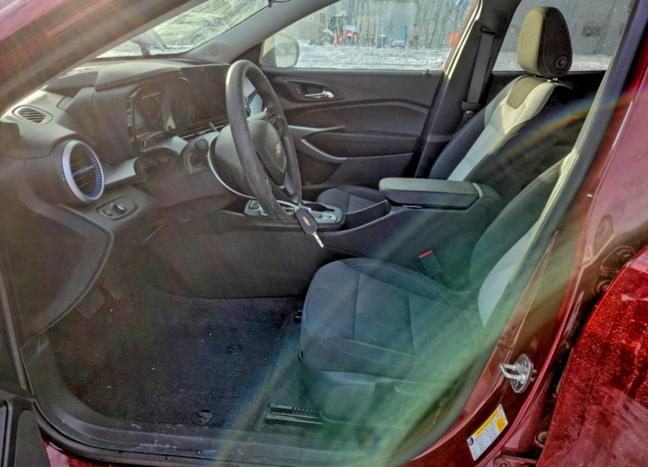 Chevrolet Trax Ls Image 4