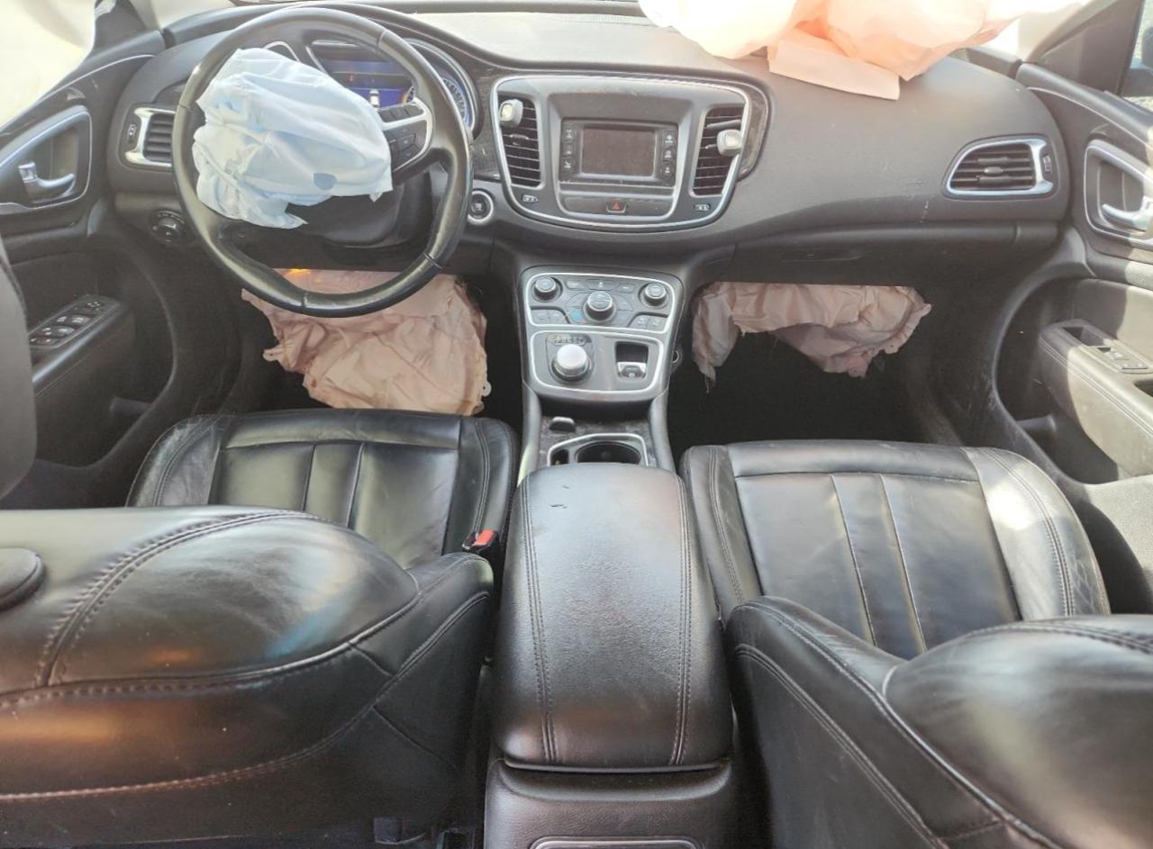 Chrysler 200 C Image 10