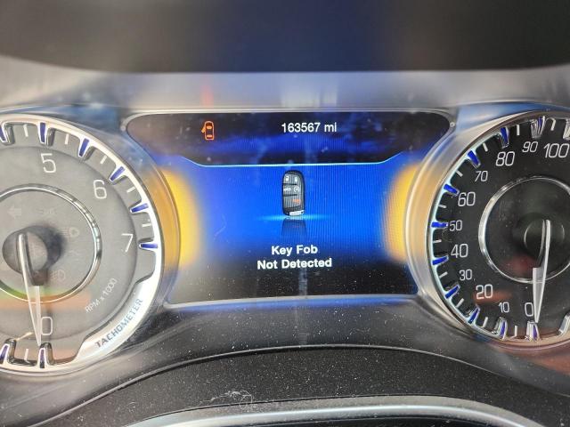 Chrysler 200 C Image 9