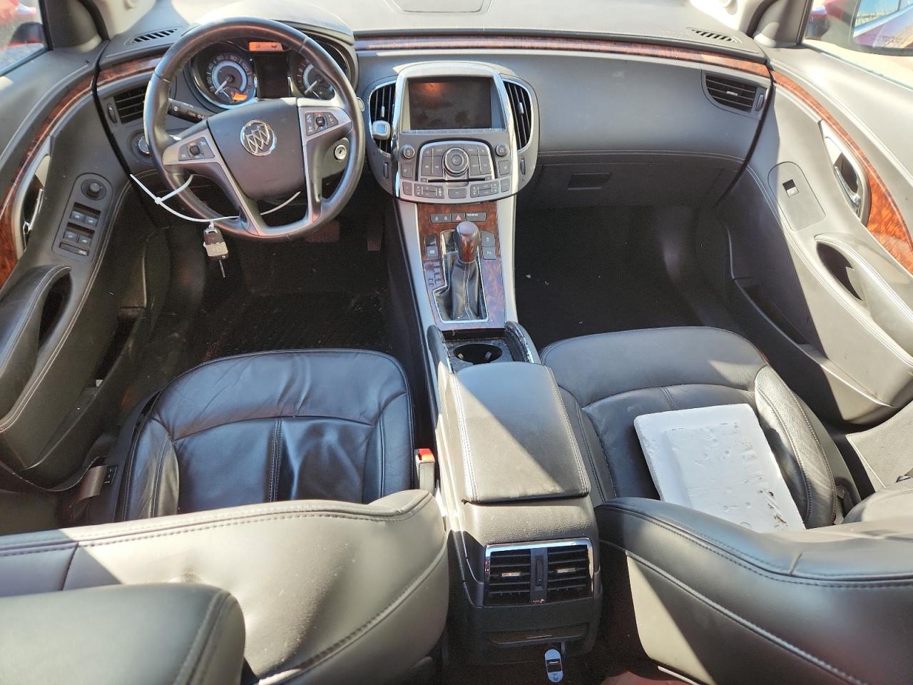 Buick LaCrosse Image 9