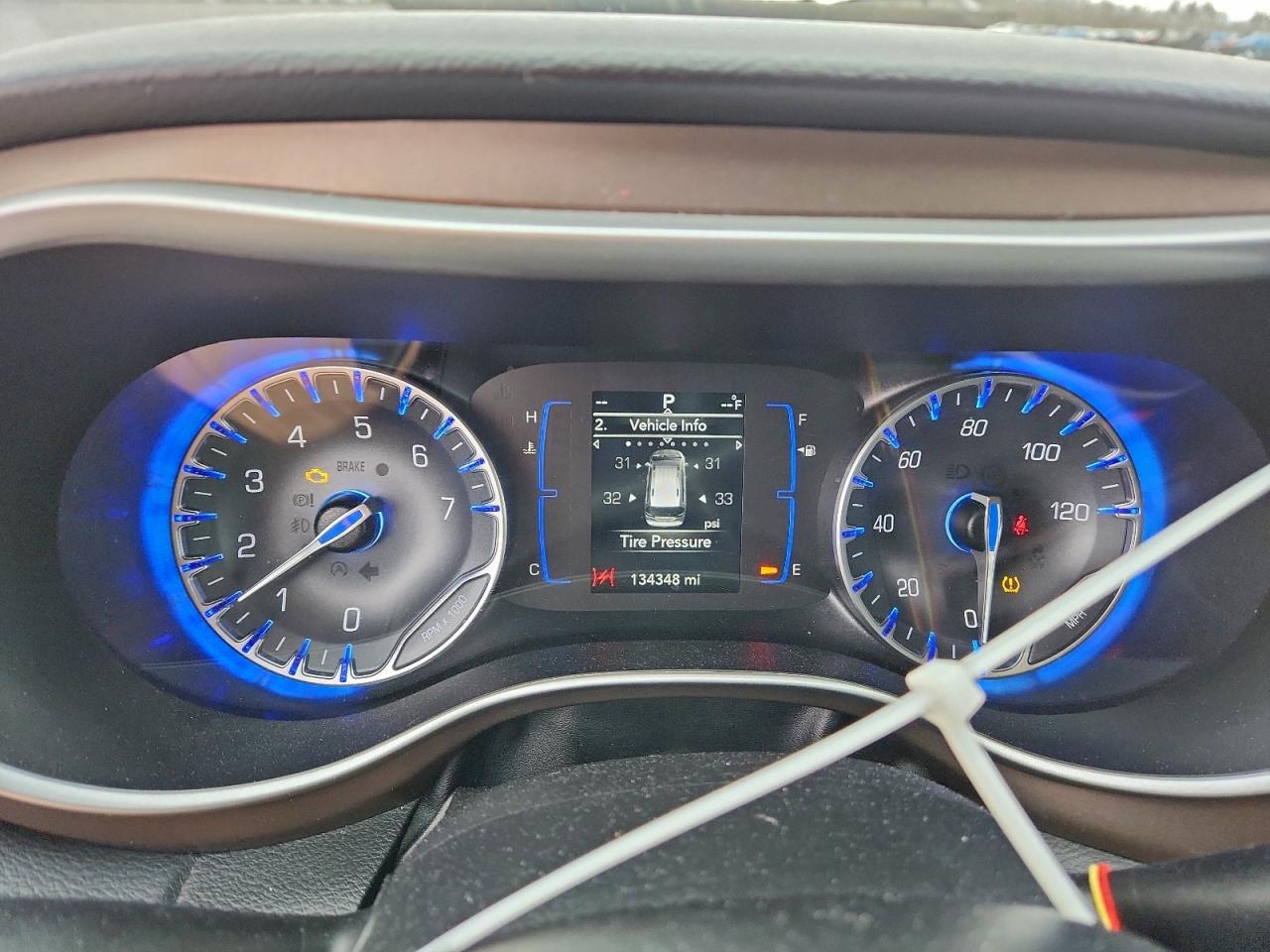 Chrysler Pacifica Touring L Image 7