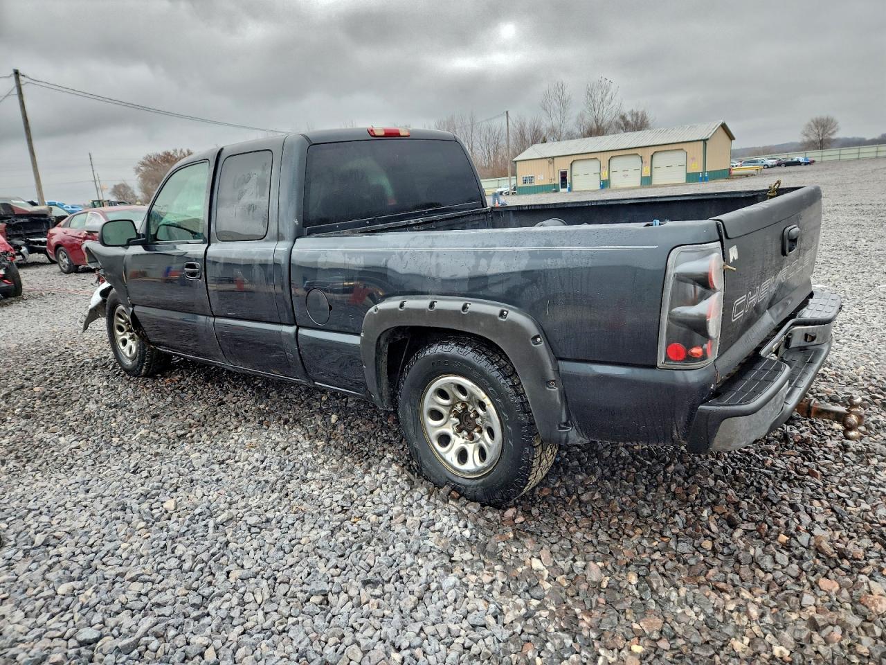 Chevrolet Silverado C1500 Image 3