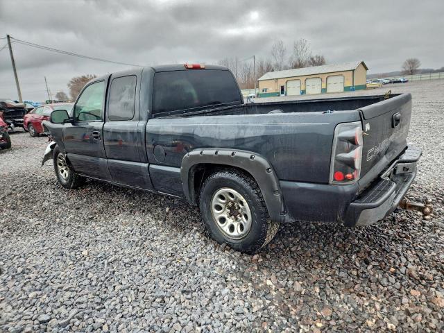 Chevrolet Silverado C1500 Image 3