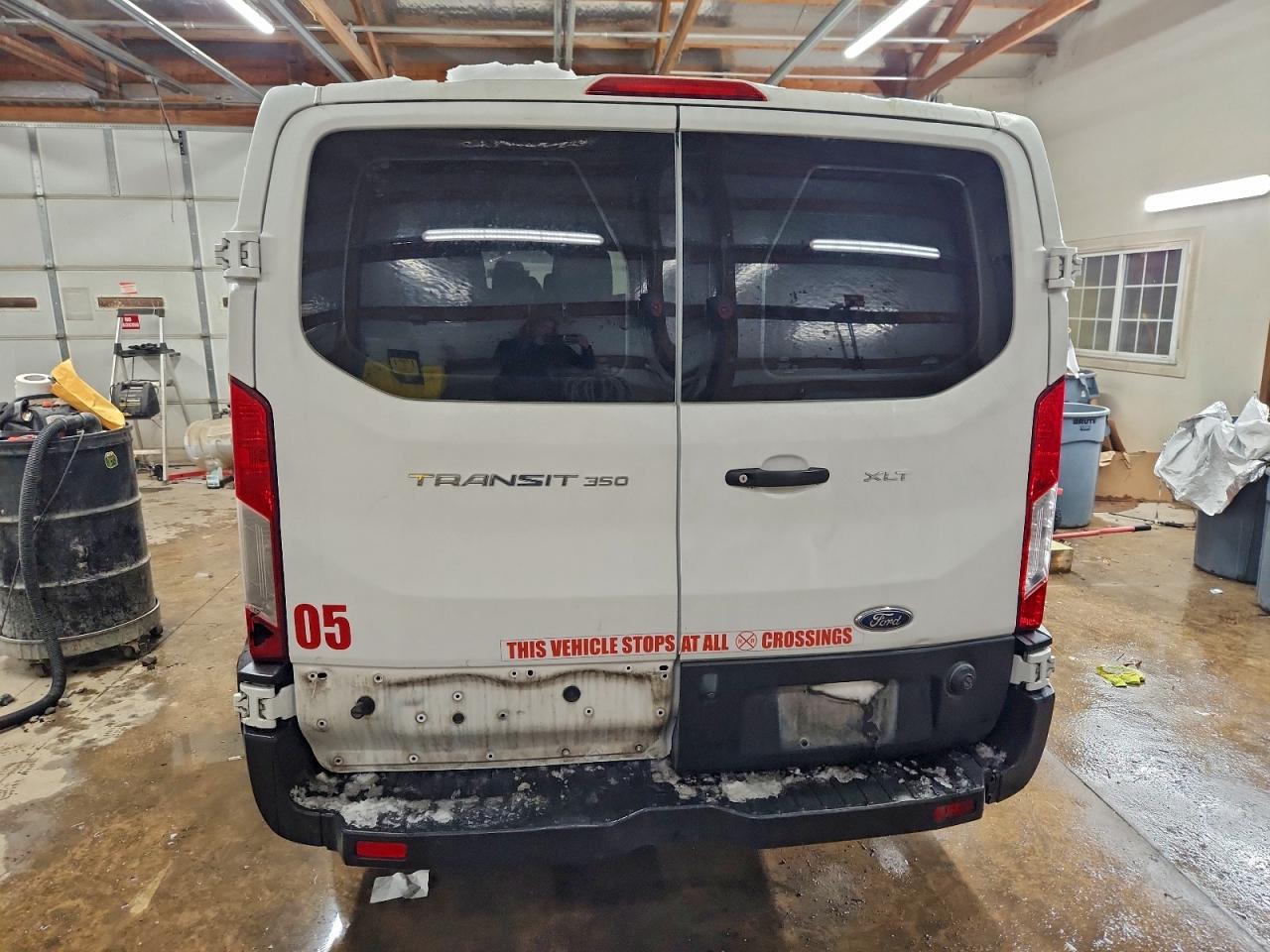 Ford Transit T-350 Image 7