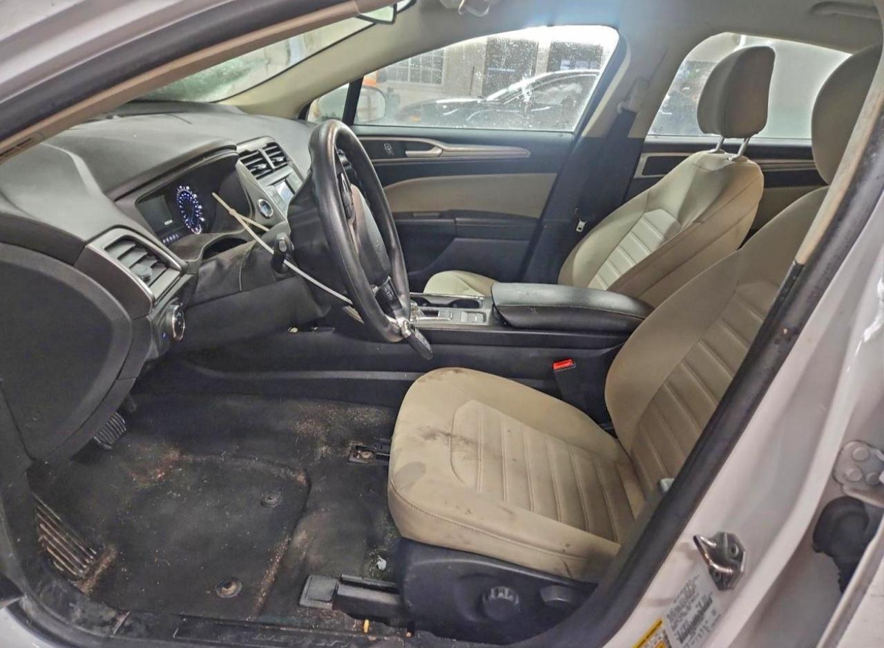 Ford Fusion S Image 9