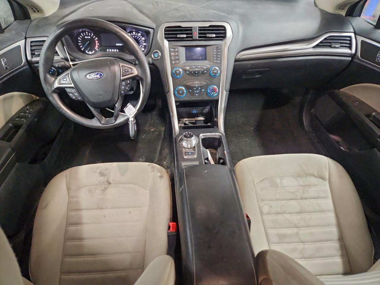 Ford Fusion S Image 5