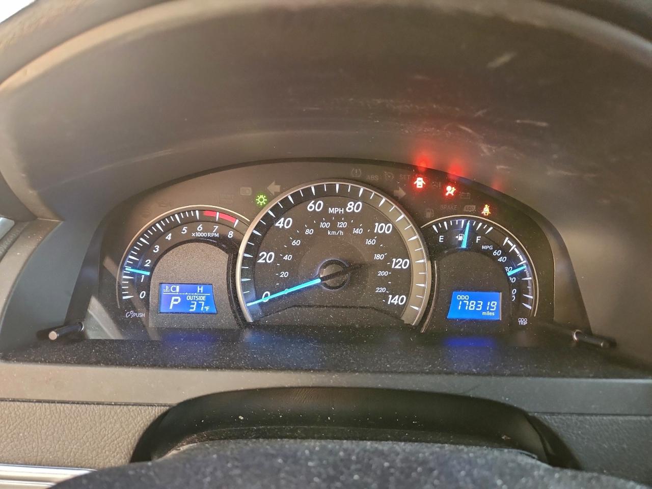 Toyota Camry L Image 9