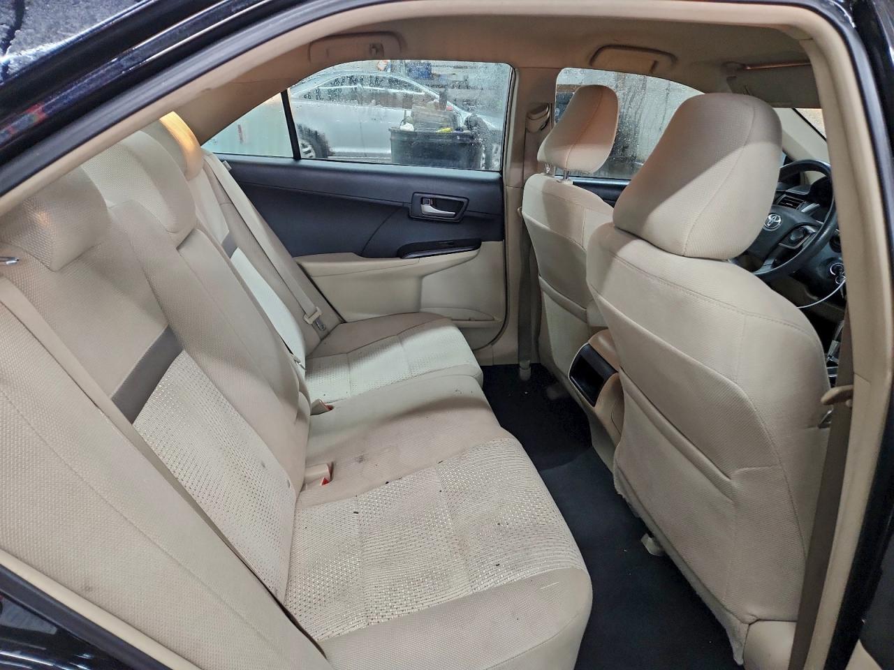 Toyota Camry L Image 4