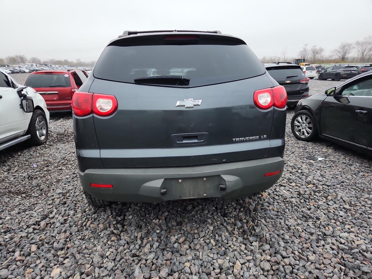 Chevrolet Traverse Ls Image 3