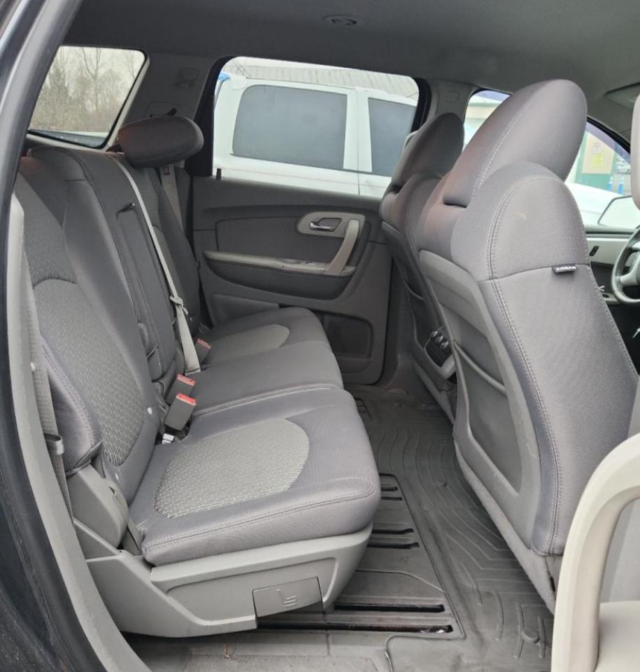 Chevrolet Traverse Ls Image 10