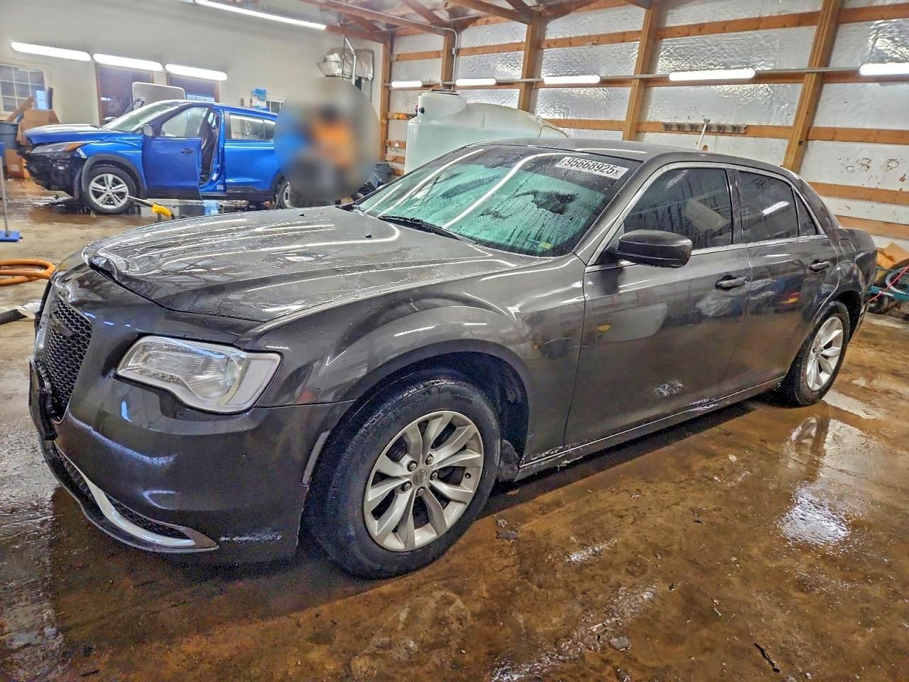 Chrysler 300 Touring Image 1